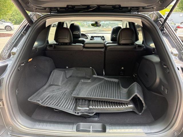 Photo of 2022 Granite Crystal Clearcoat Metallic Jeep Cherokee