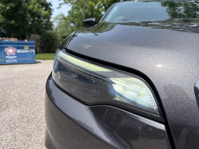 Photo of 2022 Granite Crystal Clearcoat Metallic Jeep Cherokee