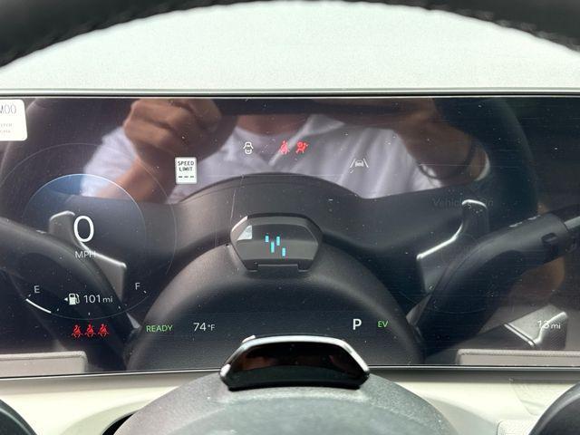 Photo of 2025 White Pearl Hyundai TUCSON Hybrid
