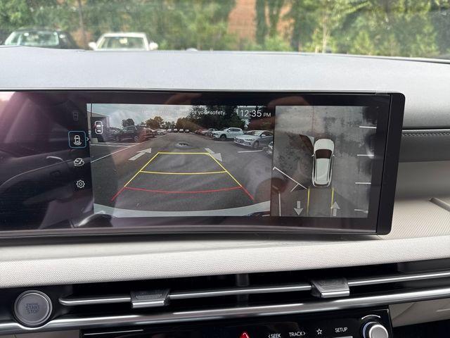 Photo of 2025 White Pearl Hyundai TUCSON Hybrid