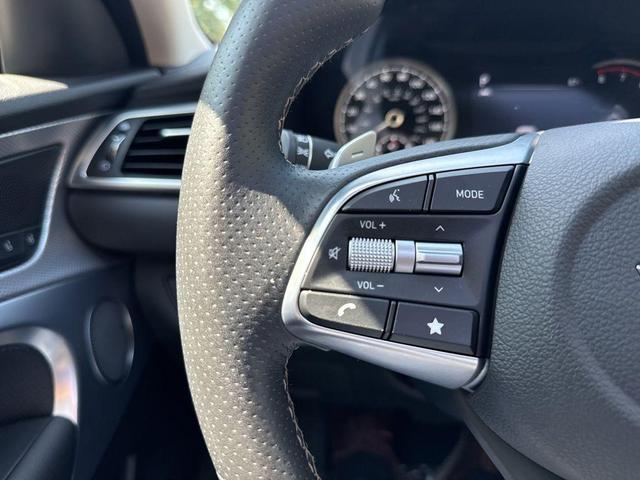 Photo of 2022 Uyuni White Genesis G70