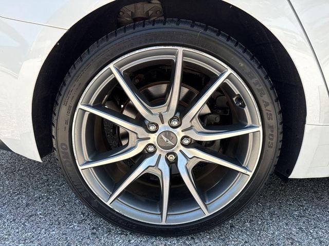 Photo of 2022 Uyuni White Genesis G70
