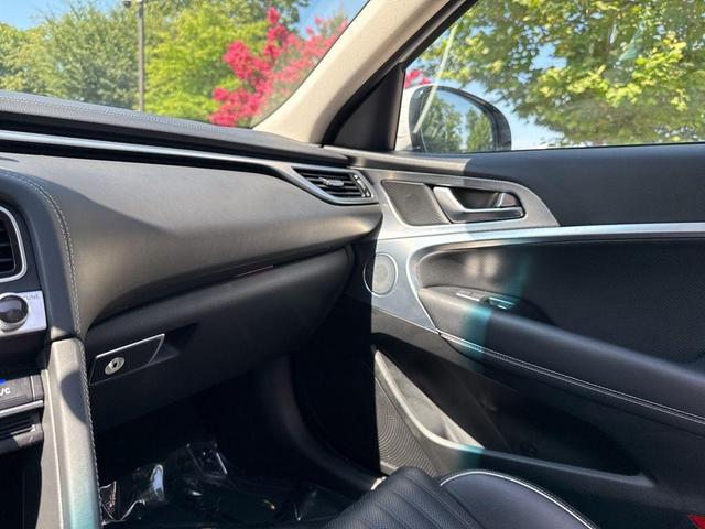 Photo of 2022 Uyuni White Genesis G70