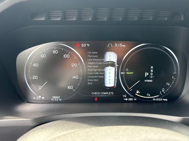 Photo of 2021 Gray Metallic Volvo XC90 Recharge Plug-In Hybrid