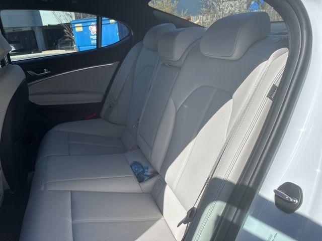 Photo of 2025 Alta White Genesis G70