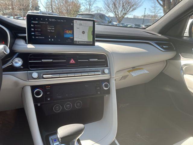 Photo of 2025 Alta White Genesis G70