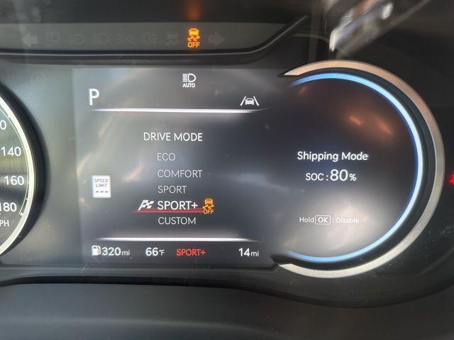 Photo of 2025 Alta White Genesis G70