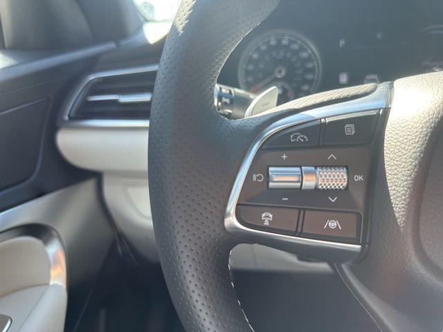 Photo of 2025 Alta White Genesis G70