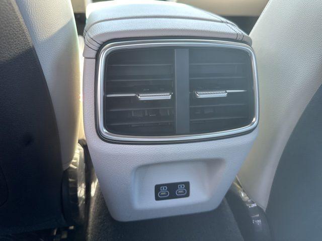 Photo of 2025 Alta White Genesis G70