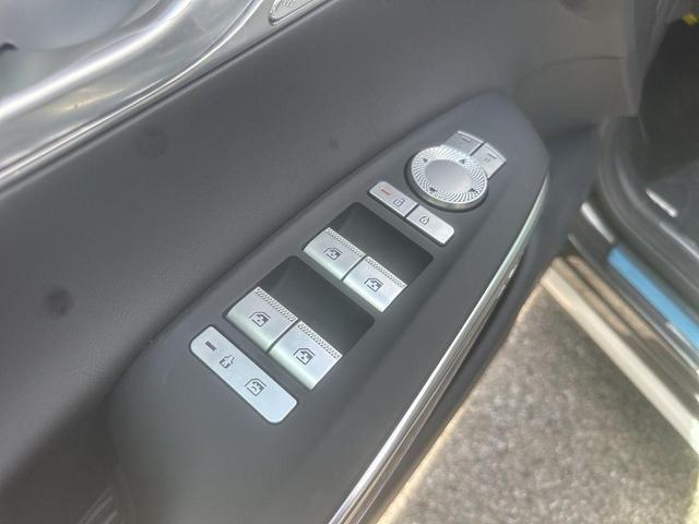 Photo of 2026 Gray Genesis GV70