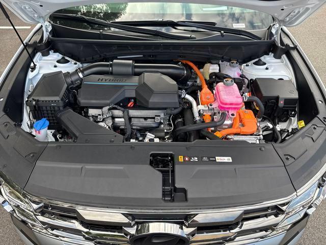 Photo of 2025 White Pearl Hyundai TUCSON Hybrid