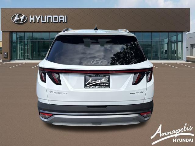 Photo of 2025 White Pearl Hyundai TUCSON Hybrid