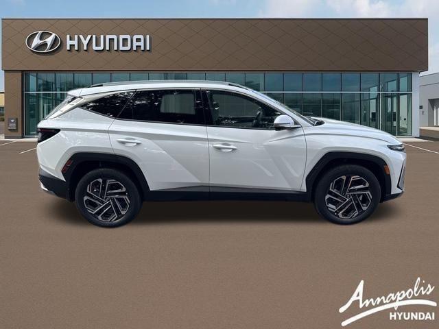 Photo of 2025 White Pearl Hyundai TUCSON Hybrid