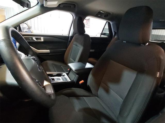 Photo of 2024 Iconic Silver Metallic Ford Explorer