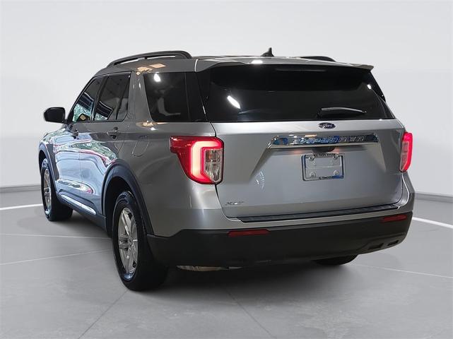 Photo of 2024 Iconic Silver Metallic Ford Explorer