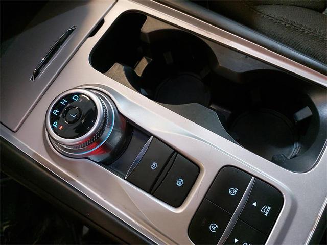Photo of 2024 Iconic Silver Metallic Ford Explorer