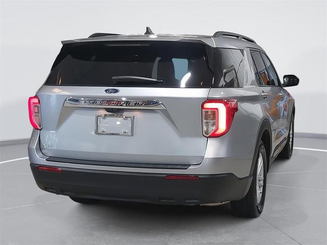 Photo of 2024 Iconic Silver Metallic Ford Explorer
