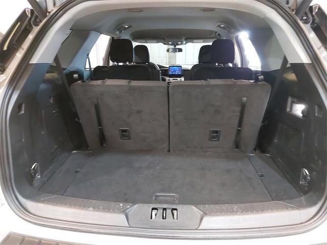 Photo of 2024 Iconic Silver Metallic Ford Explorer