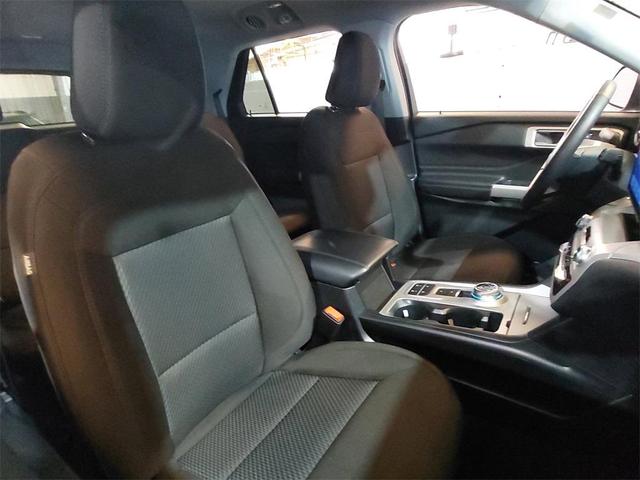 Photo of 2024 Iconic Silver Metallic Ford Explorer