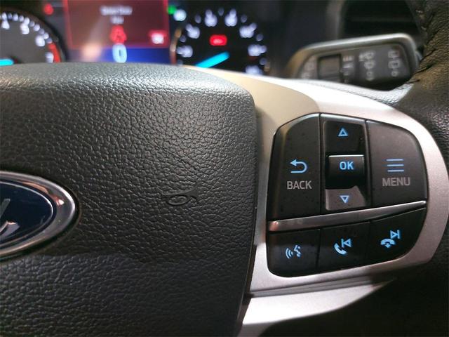 Photo of 2024 Iconic Silver Metallic Ford Explorer