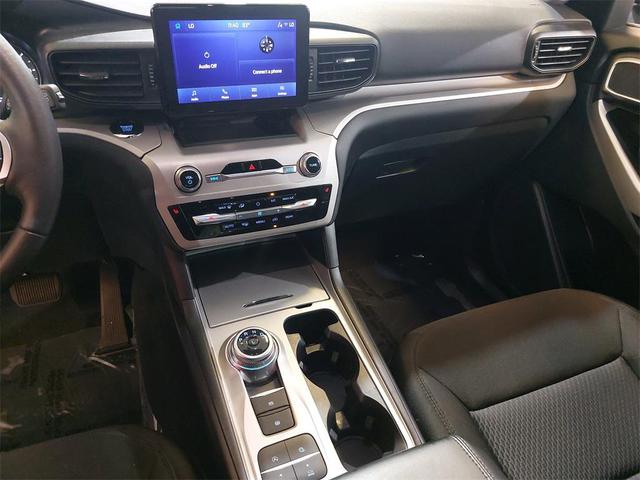 Photo of 2024 Iconic Silver Metallic Ford Explorer