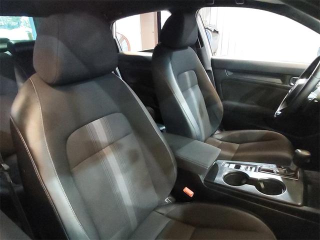 Photo of 2022 Platinum White Pearl Honda Civic