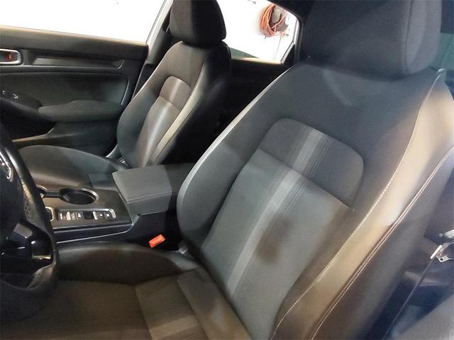 Photo of 2022 Platinum White Pearl Honda Civic