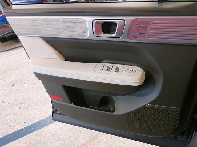 Photo of 2025 Ecotronic Gray Hyundai SANTA FE