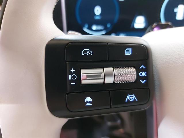 Photo of 2025 Ecotronic Gray Hyundai SANTA FE