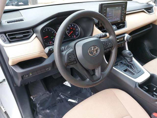 Photo of 2022 White Toyota RAV4