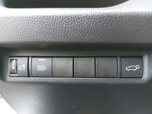 Photo of 2022 White Toyota RAV4
