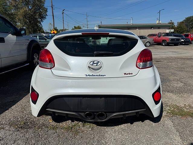 Photo of 2013 Elite White Pearl Hyundai Veloster
