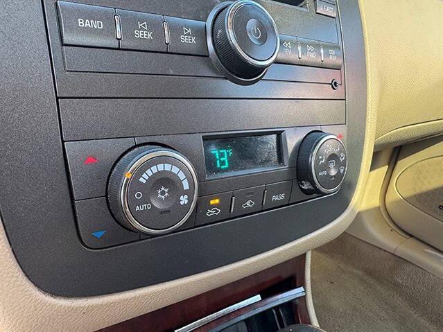 Photo of 2010 Light Bronze Metallic Buick Lucerne