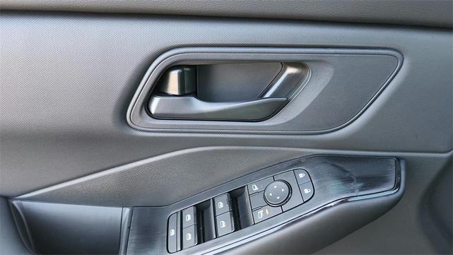 Photo of 2025 Gun Metallic Nissan Rogue
