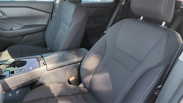Photo of 2025 Gun Metallic Nissan Rogue