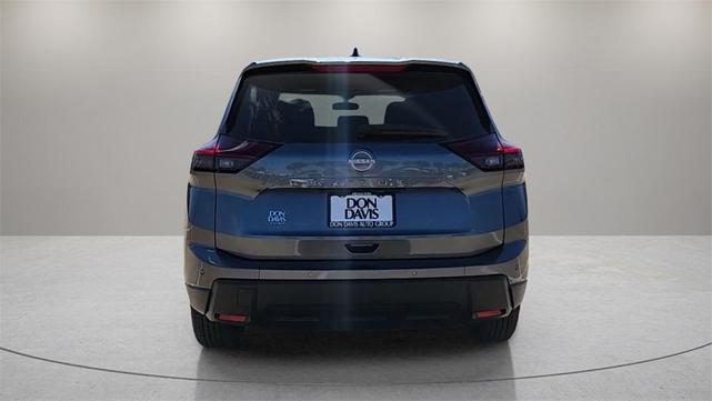 Photo of 2025 Gun Metallic Nissan Rogue