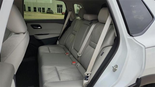 Photo of 2025 Everest White P Nissan Rogue