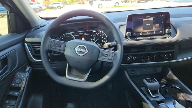 Photo of 2025 Gun Metallic Nissan Rogue