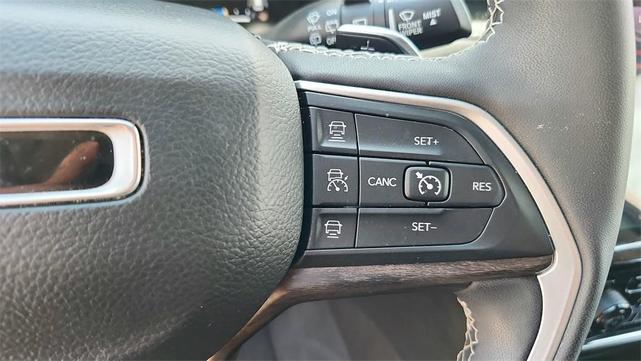 Photo of 2023 Silver Zynith Jeep Grand Cherokee 4xe