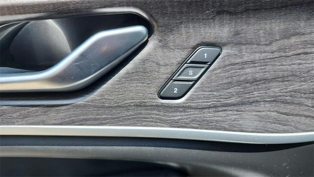 Photo of 2023 Silver Zynith Jeep Grand Cherokee 4xe