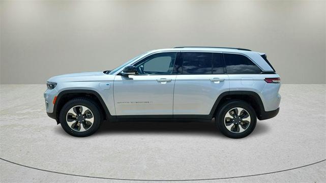 Photo of 2023 Silver Zynith Jeep Grand Cherokee 4xe