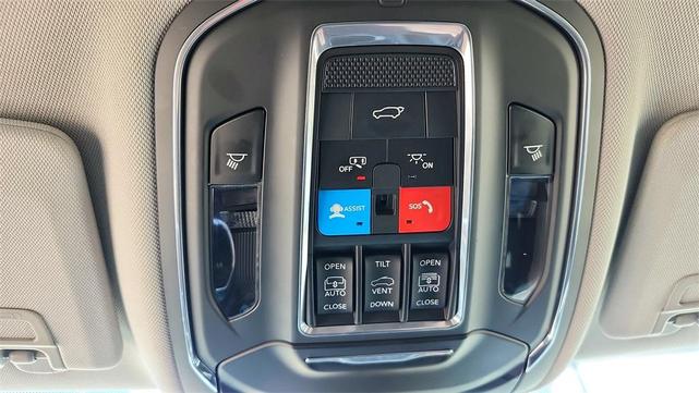 Photo of 2023 Silver Zynith Jeep Grand Cherokee 4xe