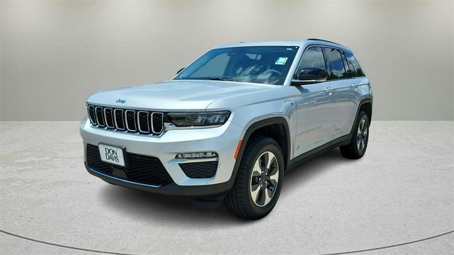 Photo of 2023 Silver Zynith Jeep Grand Cherokee 4xe