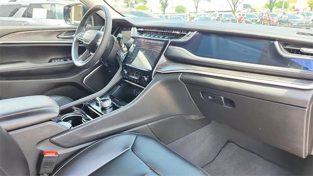Photo of 2023 Silver Zynith Jeep Grand Cherokee 4xe