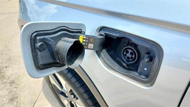Photo of 2023 Silver Zynith Jeep Grand Cherokee 4xe