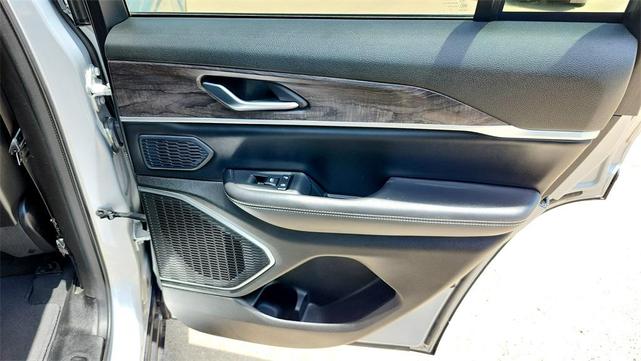 Photo of 2023 Silver Zynith Jeep Grand Cherokee 4xe