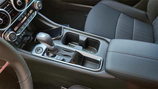 Photo of 2025 Aspen White Nissan Sentra