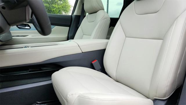 Photo of 2025 2t Tel Blk Roof Nissan Murano