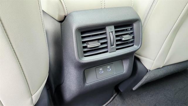 Photo of 2025 2t Tel Blk Roof Nissan Murano