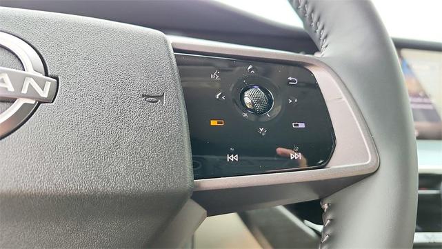 Photo of 2025 2t Tel Blk Roof Nissan Murano